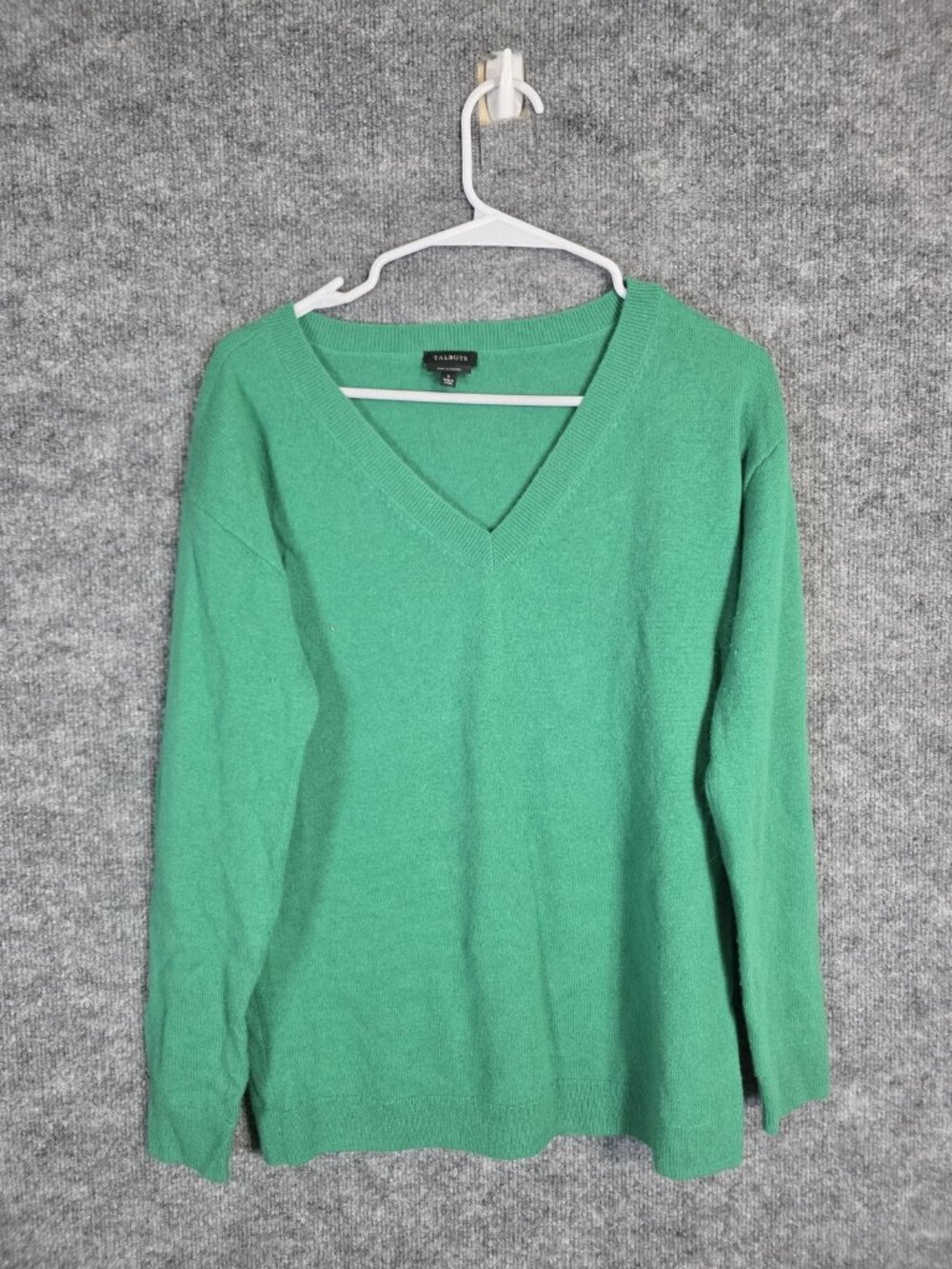Talbots Sweater Womens Small Green 100% Cashmere V Neck Pullover Long Sleeve